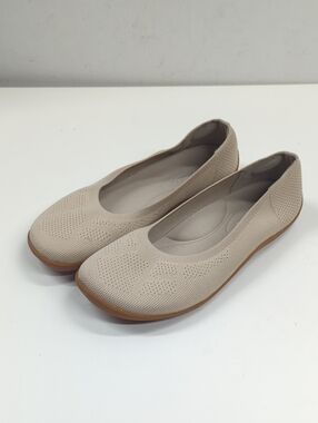 Arromic Round Toe Knit Ballet Flats in Beige Size 9